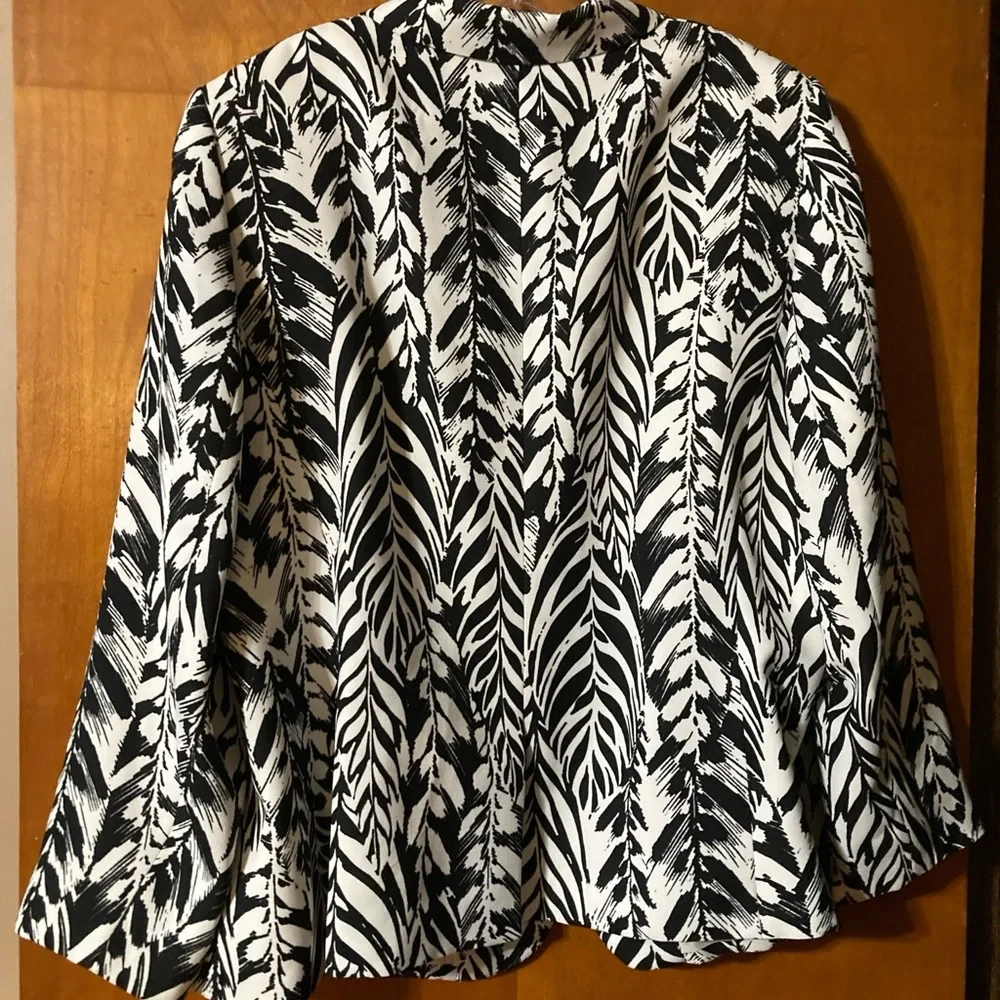 Women’s Roz & Ali blazer size 20 cute black and white pattern - Picture 3 of 3
